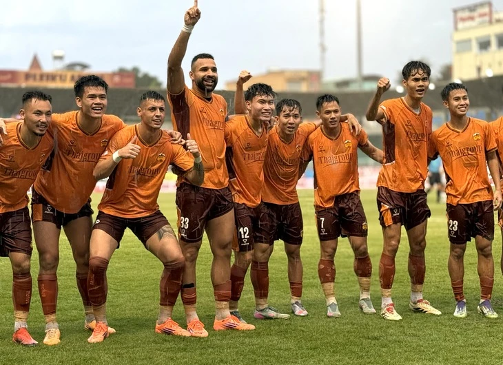 Sút hỏng 11m, CLB Hoàng Anh Gia Lai vẫn chưa biết thắng