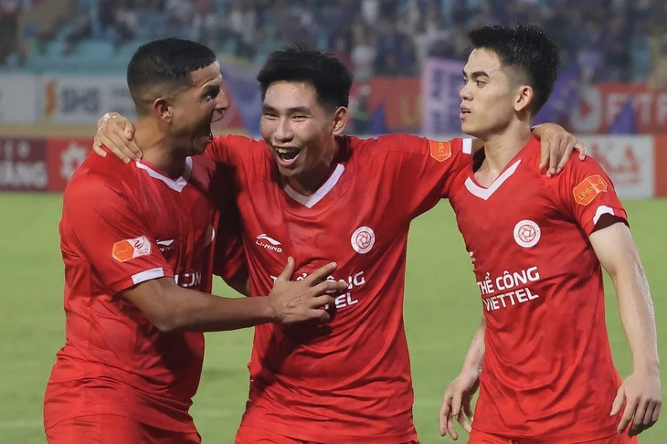 Cầu thủ U23 Việt Nam tỏa sáng giúp Thể Công - Viettel áp sát ngôi đầu bảng