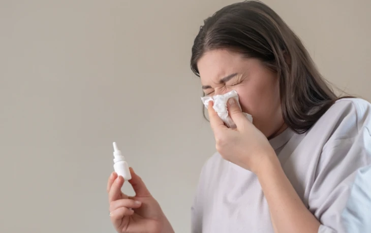 Nhiều người hễ nghẹt mũi là tự nghĩ 'phải dùng thuốc xịt hằng ngày mới bớt'