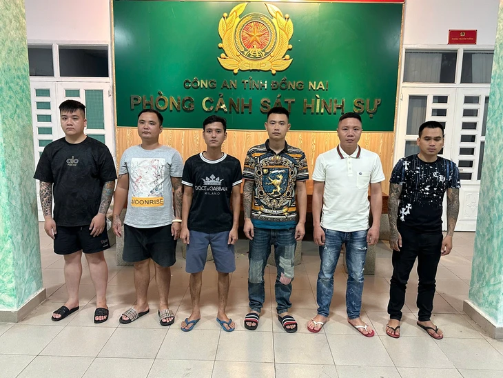 Công an Đồng Nai bắt nhóm cho vay nặng lãi, thu giữ súng và 200 viên đạn chì