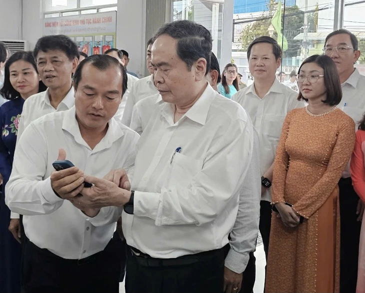 Chủ tịch Quốc hội: Cán bộ cơ sở phải đi làm đúng giờ, không nhậu nhẹt