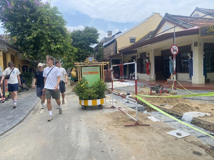 Người ăn xin xuất hiện nhiều ở Hội An, chủ tịch thành phố di sản nói gì?