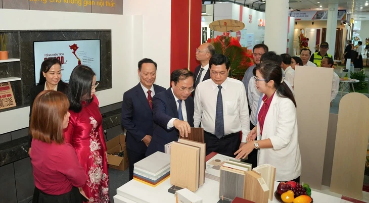 Hơn 900 gian hàng giới thiệu sản phẩm, công nghệ xanh và tiên tiến ngành xây dựng