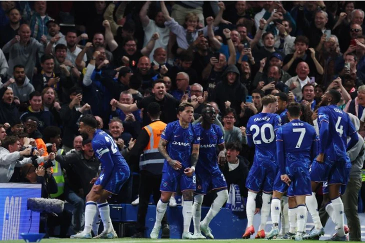 Cucurella ghi bàn thắng duy nhất giúp Chelsea đánh bại Man United