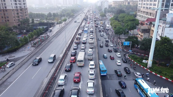 Hà Nội sẽ thu phí xe ô tô đi vào đại lộ Thăng Long và đường vành đai 3?