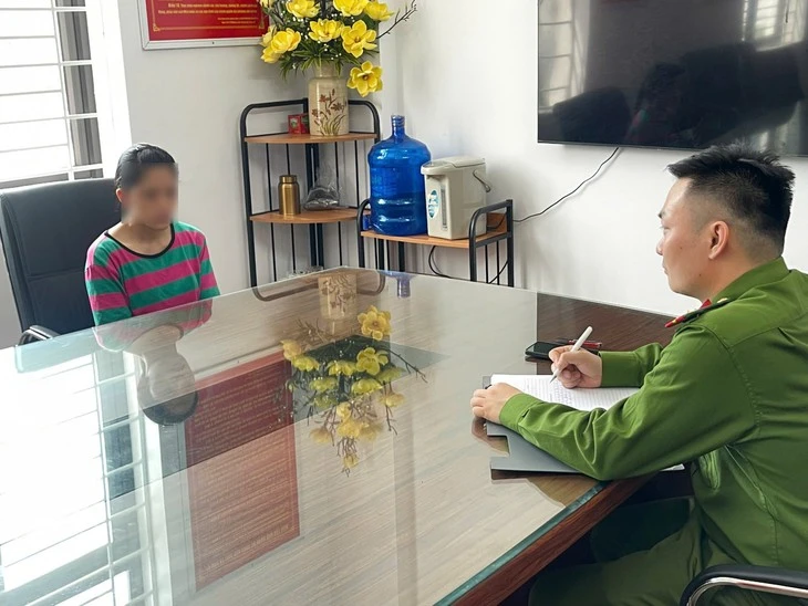 Tiêu hết tiền lương, người phụ nữ tự rạch tay báo tin giả là bị cướp