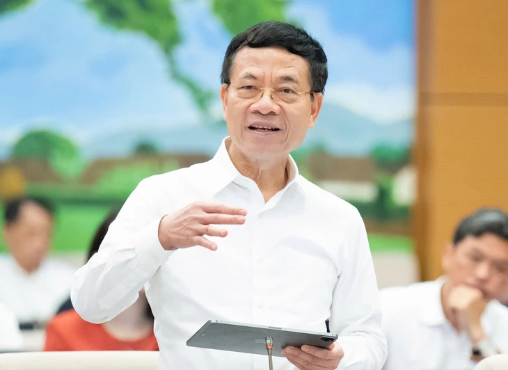 Bộ trưởng Nguyễn Mạnh Hùng: Nhiều trang tin doanh thu lớn nhưng chỉ copy, xào nấu nội dung