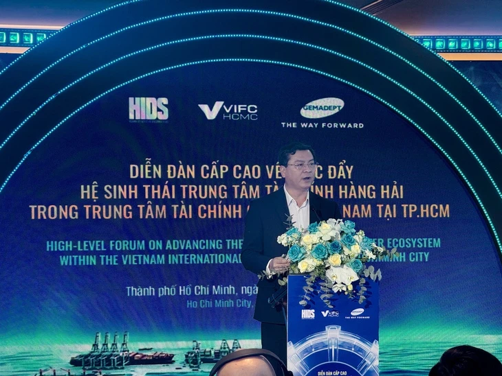 TP.HCM tính chuyện giữ 'mỏ tiền tỉ USD' hàng hải ở lại Việt Nam