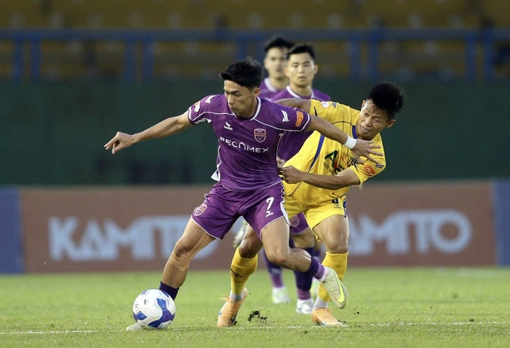 Đua trụ hạng V-League: Chỉ mành treo chuông