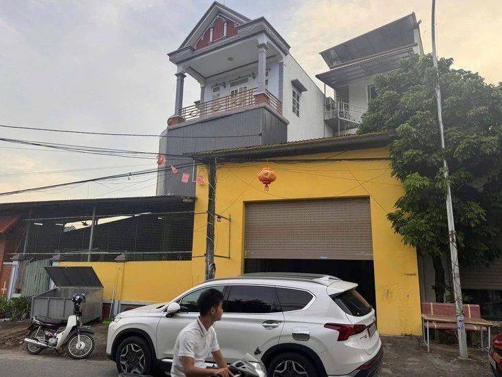 Quán karaoke rào sắt, lắp camera giám sát để bán dâm