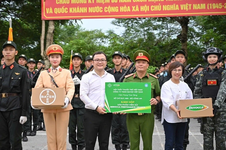 Hỗ trợ chăm sóc sức khỏe cộng đồng và chiến sĩ dịp 2-9