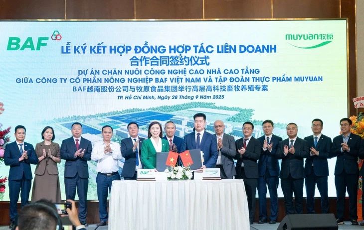Chính thức ký với đối tác Trung Quốc thực hiện mô hình nuôi heo trong nhà cao tầng