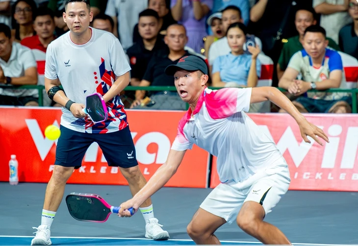Quang Dương kín lịch chạy show sau khi bị gạch tên ở Mỹ