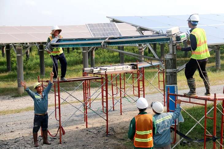 Các nhà đầu tư năng lượng tái tạo đang đứng ngồi không yên