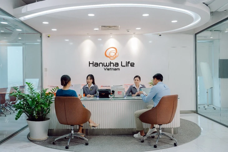 Hanwha Life Việt Nam 9 năm liên tiếp vào 'Top 10 công ty bảo hiểm nhân thọ uy tín'