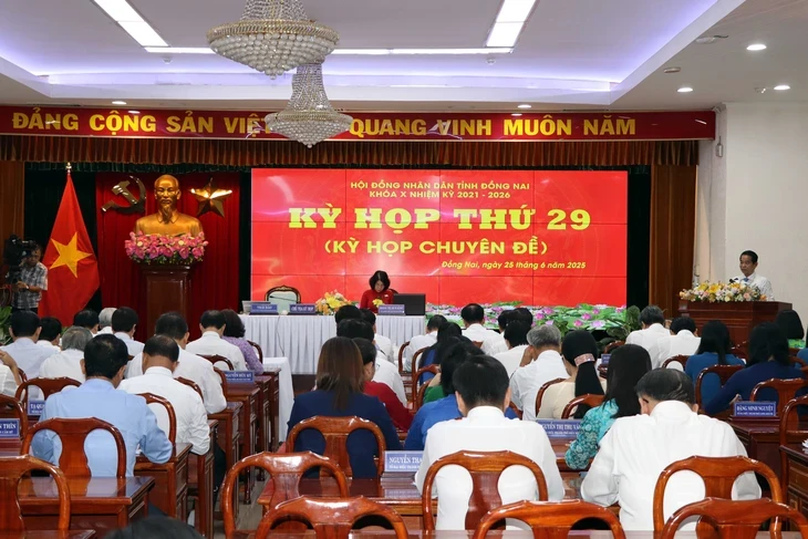 Chi 99 tỉ đồng hỗ trợ chỗ ở, tiền ăn cho cán bộ, công chức từ Bình Phước qua Đồng Nai làm việc