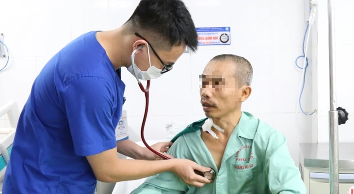 Bất ngờ hôn mê, tụ máu não sau 2 tháng ngã xe