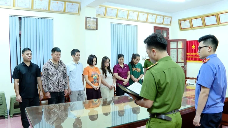 Bắt 7 người quản lý, điều hành di tích Tam Thanh tham ô hàng trăm triệu đồng