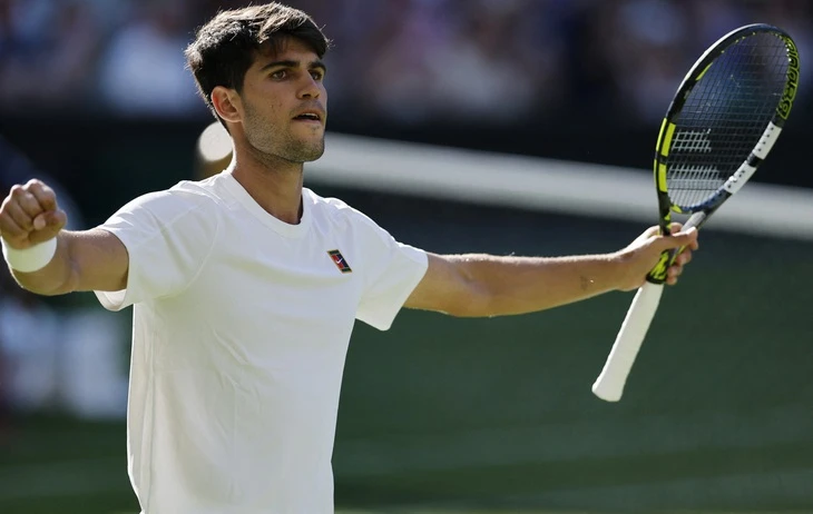 Alcaraz ra dấu dừng trận đấu tại Wimbledon 2025