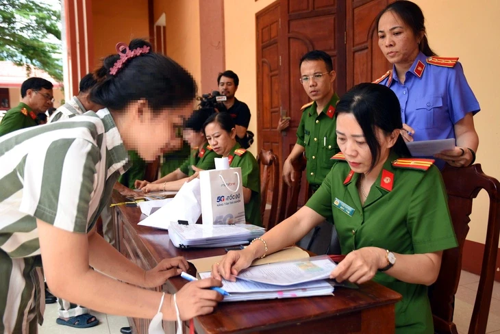 Trại giam Xuân Lộc công bố quyết định đặc xá cho 206 phạm nhân