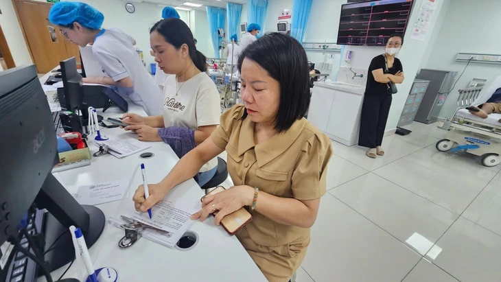 Rò rỉ hóa chất từ nhà máy bột giặt VICO, người dân bị ngất phải đi viện
