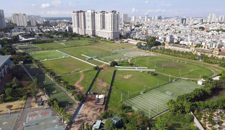 Giá như có sân vận động hiện đại ở trường đua Phú Thọ