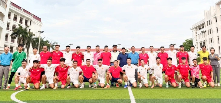 Gom quân từ nhiều nhà máy, đội Công đoàn Ninh Bình sẵn sàng đấu các 'ông lớn'