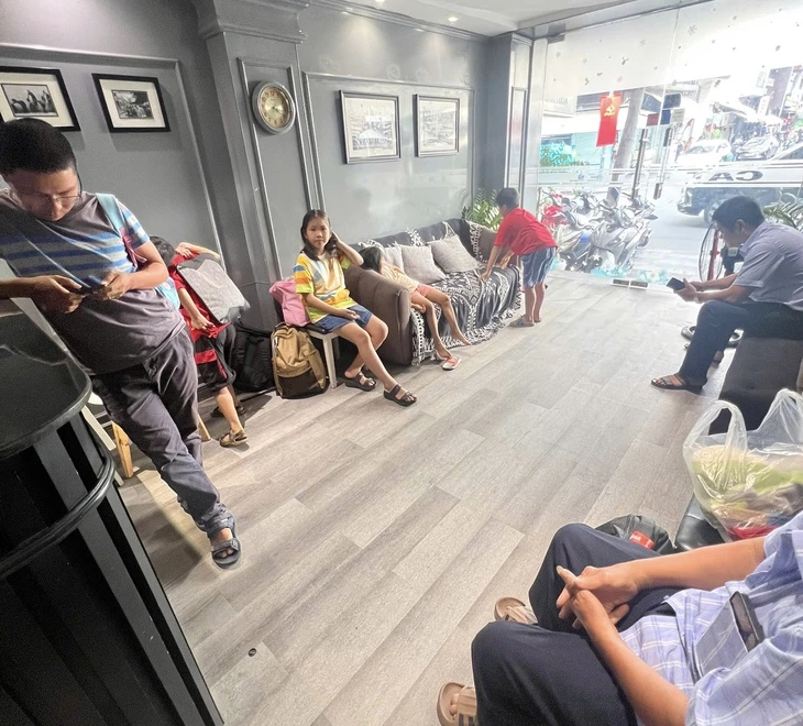 Khách du lịch gặp 'trái đắng' đặt phòng khách sạn khi đến TP.HCM dịp đại lễ 30-4