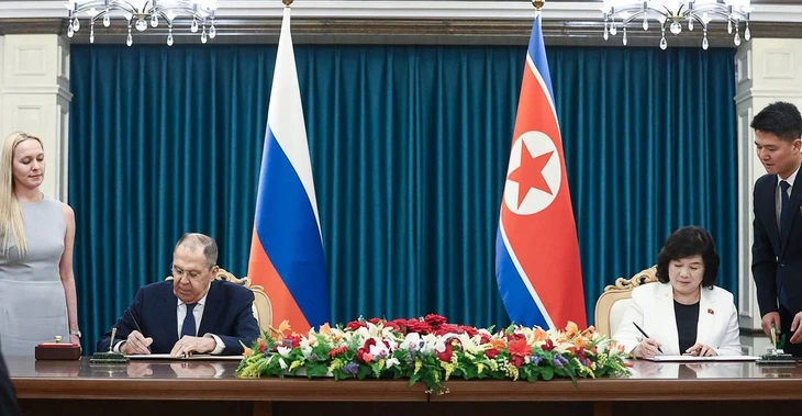 Nga - Triều đẩy mạnh quan hệ 'tình anh em chiến đấu' tại hội đàm ở Triều Tiên