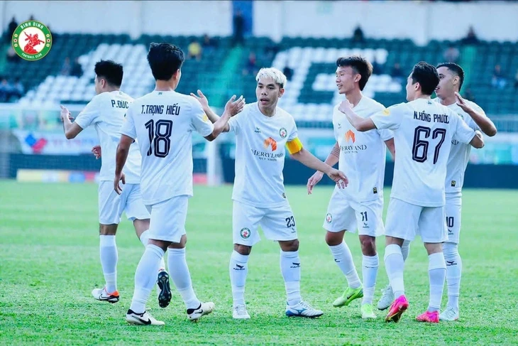 Từ chối hợp đồng tiền tỉ, Cao Văn Triền chọn ở lại đội bóng rớt hạng