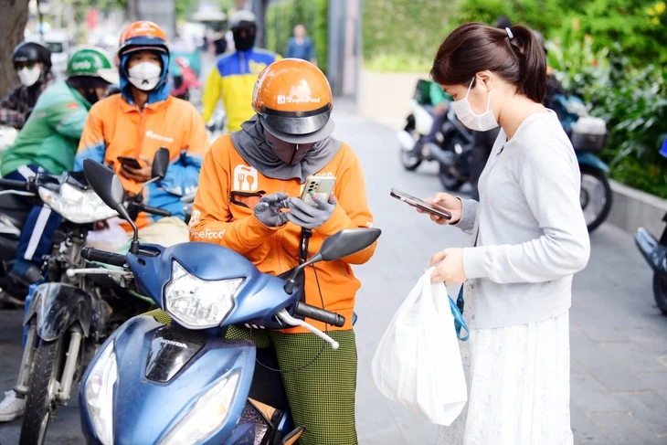 App giao đồ ăn vào đường đua mới