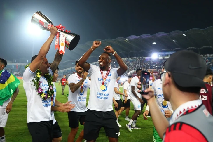 V-League có bao nhiêu ngoại binh là đủ?