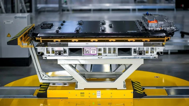 Mua xe điện BMW không bao giờ phải lo thay pin, trừ chai pin tự nhiên