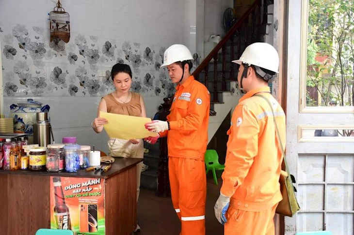 Bộ Công Thương lấy ý kiến việc áp dụng ngay cơ chế giá điện theo khung giờ cao, thấp điểm