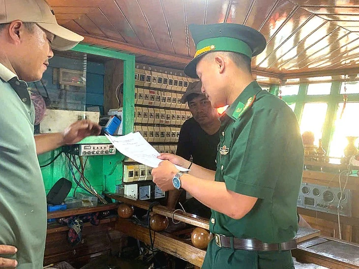 Tàu cá mất kết nối giám sát hành trình quá 6 giờ, 2 thuyền trưởng bị tước chứng chỉ
