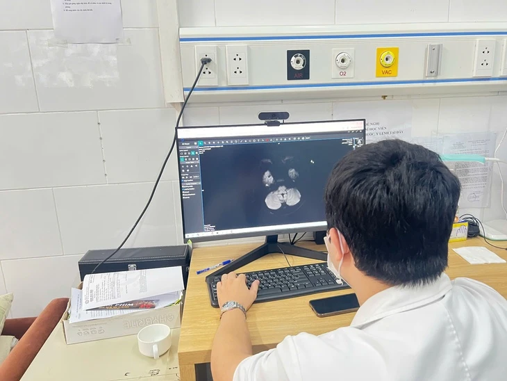 Thiếu niên 15 tuổi tổn thương não vì ngộ độc thuốc lá điện tử chứa ma túy