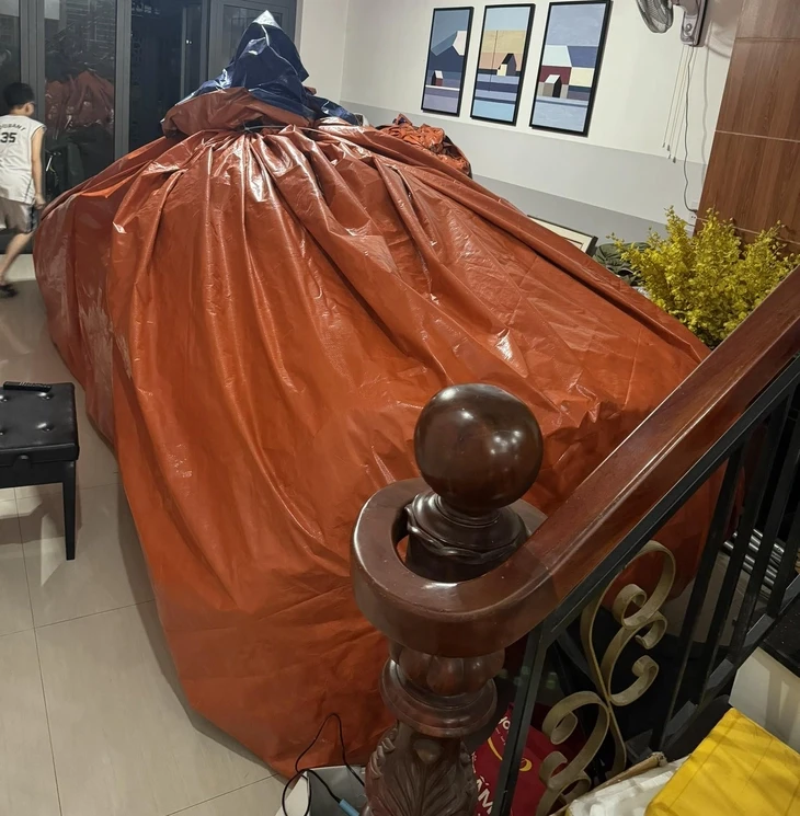 Chủ xe 'gói bánh' ô tô phòng bão Thần Gió: Chỉ tốn 500.000 đồng, đủ tránh phải sửa cả trăm triệu