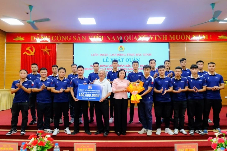 Hai đội bóng Công đoàn Bắc Ninh xuất quân dự vòng chung kết toàn quốc