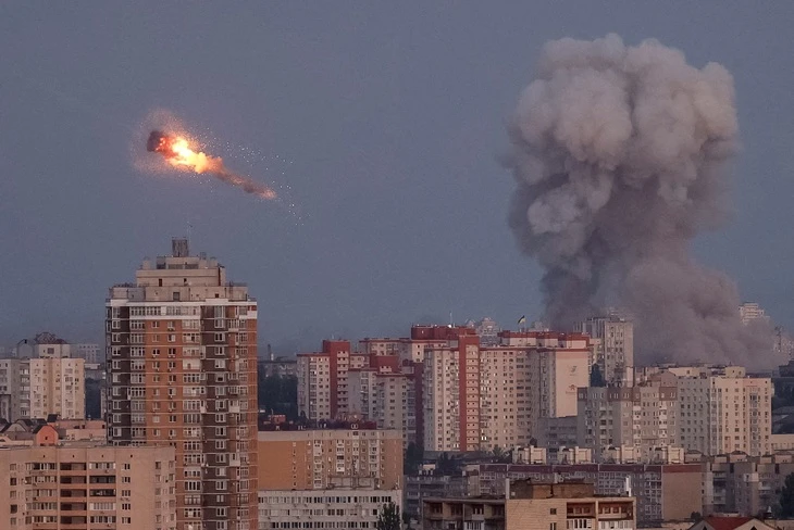 Nga phản ứng Mỹ 'chỉ điểm' cho Ukraine mục tiêu hạ tầng năng lượng sâu trong Nga