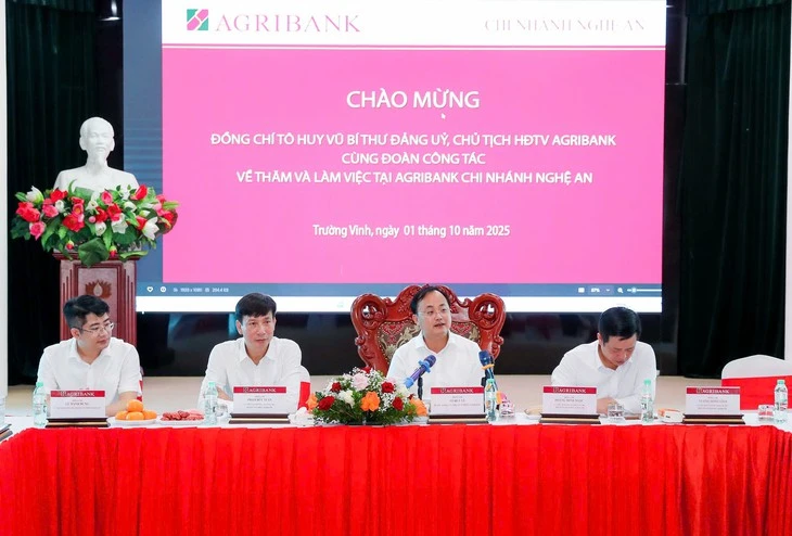 Chủ tịch Agribank chỉ đạo khắc phục hậu quả bão số 10 tại Nghệ An