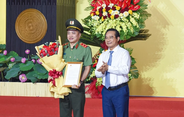 Công an TP.HCM nhận thư khen của Thủ tướng về phòng chống tội phạm