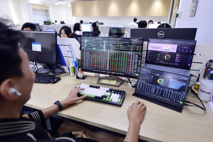 Sẽ cho phép công ty chứng khoán quốc tế đặt lệnh trực tiếp?