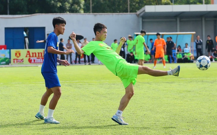 Rộn ràng ngày hội bóng đá lớn nhất Hà Nội dành cho học sinh trung học phổ thông