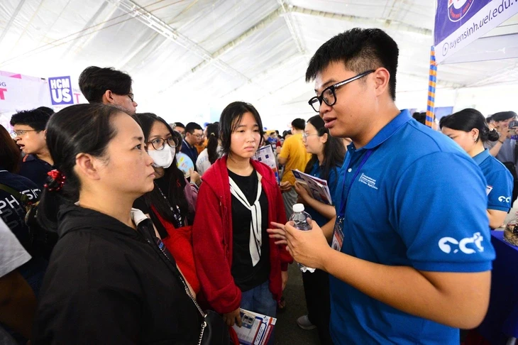 Thí sinh ảo tăng mạnh, các trường đại học chưa xác định được điểm chuẩn 2025