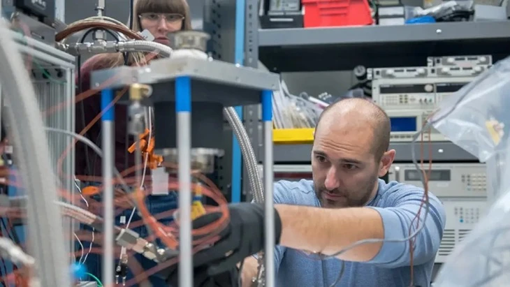 NASA chế tạo loại pin xài hơn 400 năm