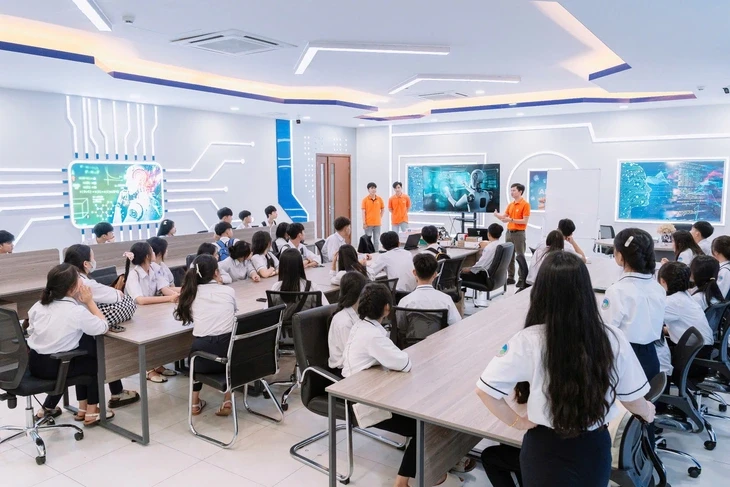 Bình Định đào tạo 7.500 nhân lực bán dẫn, AI, cho sinh viên vay không lãi suất