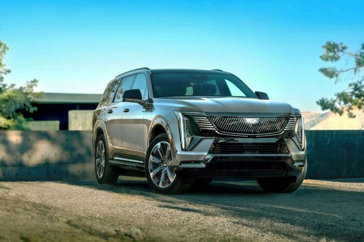 Cadillac Escalade IQL: SUV điện hạng sang rộng hàng đầu thế giới, hàng ghế 3 người lớn ngồi vô tư