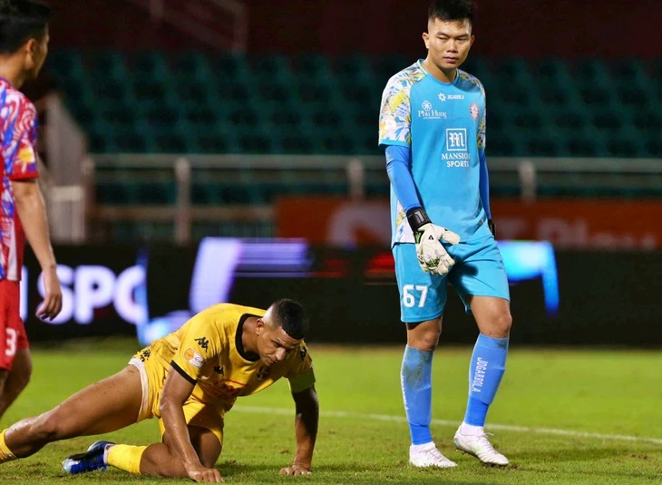 Patrik Le Giang bật khỏi đội hình CLB TP.HCM?