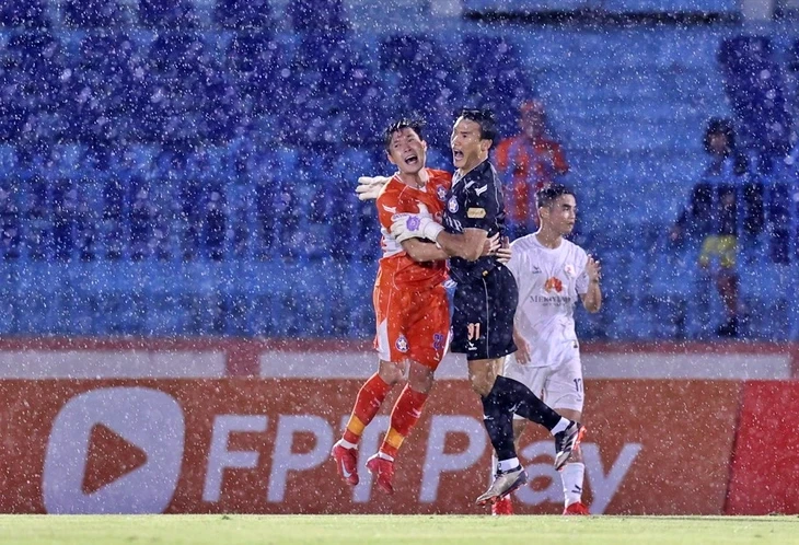 Bùi Tiến Dũng sẽ kể cho con nghe ‘bàn thắng để đời’