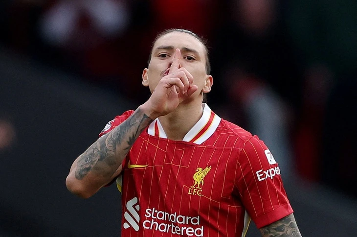 Liverpool tạm bỏ xa Arsenal 16 điểm